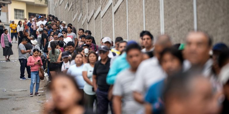 Peru: esquerda enfrenta Fujimori em 2º turno após apuração tumultuada peru:-esquerda-enfrenta-fujimori-em-2o-turno-apos-apuracao-tumultuada