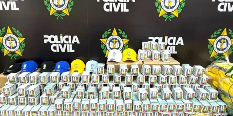 RJ: Polícia apreende mais de 200 mil figurinhas falsificadas da Copa rj:-policia-apreende-mais-de-200-mil-figurinhas-falsificadas-da-copa