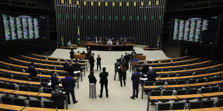 Minirreforma eleitoral reduz controle de gastos partidários; entenda minirreforma-eleitoral-reduz-controle-de-gastos-partidarios;-entenda